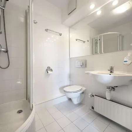 10q- Z6 602b Apartment *